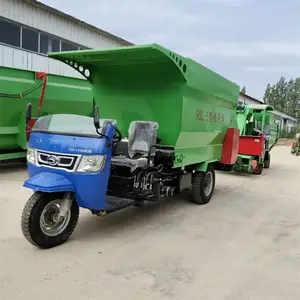 5立方柴油撒料车 喂牛用三轮投料车 高料槽定制撒草机
