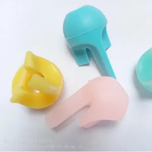 儿童三指握笔器 纠正小孩握笔姿势 握笔好帮手 多款式儿童文具