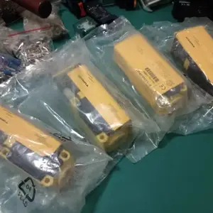 ͼ���˽ӽ�����NI4-M12-AP6X-H1141 Ni8ϵ�е��ʽ�������¹�