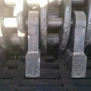 定做玄武岩箱式破碎机耐磨高铬合金复合锤头 青石锤式打砂机甩锤