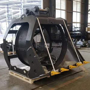 挖掘机旋转筛沙斗分离砂石中的砂和泥土石粉筛选