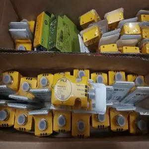 774500 774502 PNOZ XV2 PILZ 皮尔兹安全继电器 监控急停装置和安全门