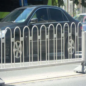 道路临边安全防护栏 喷涂蓝白色相间隔离围栏