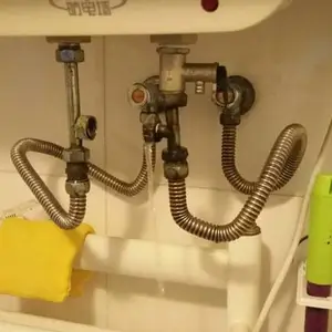 太原市小新街维修水管阀门漏水安装浴霸排气扇热水器打孔