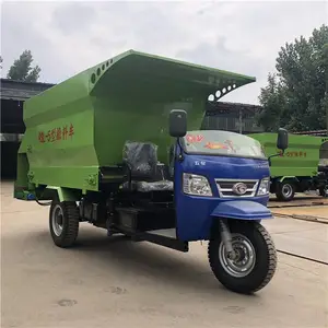 青贮饲料喂牛投料车 阿勒泰饲料撒料车 五立方容量投料车