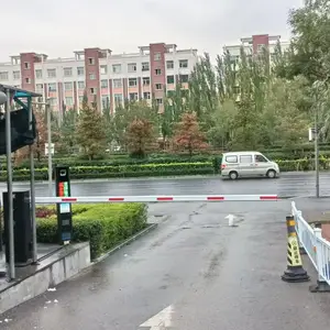 停车场自动起落杆现货供应:铝合金八角直杆、栅栏杆,品质保障
