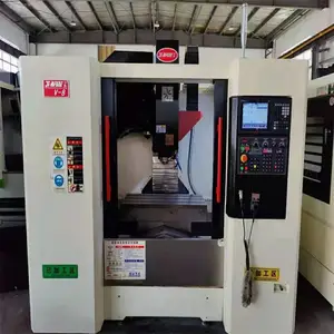 乔峰V-8加工中心,三菱M80A系统,BT40主轴皮带10000转,24把刀臂式刀库