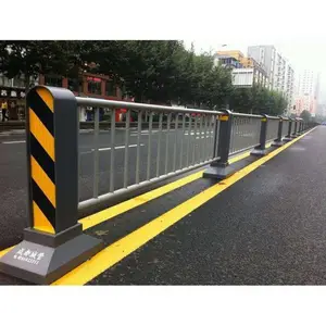 漯河市政道路护栏 河南九星道路隔离栏 热镀锌隔离护栏