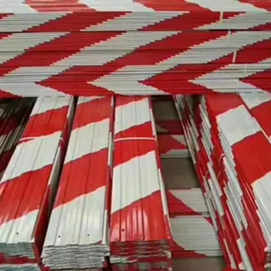 厂家供应楼层警示带 镀锌铁皮踢脚线 挡脚板黑黄红白