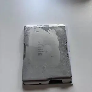 Intel Xeon Silver 4510服务器CPU，型号SRN60/J502H017清晰可见