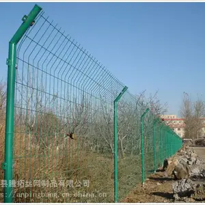 陕西葡萄园圈地围栏网多少钱一米 果园围栏网厂家报价 果园铁丝围栏网***格