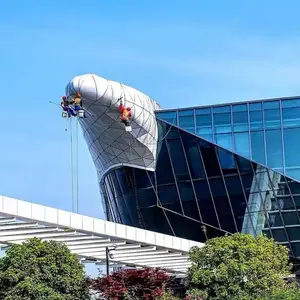 产业观察:智能外墙清洗机器与人工作业的发展机遇与现实制约