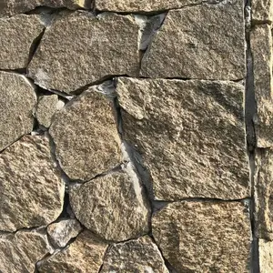 不规则虎皮石板岩碎拼石 虎皮黄文化石铺地石