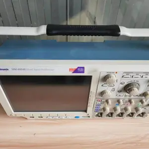 ����Tektronix̩�� MSO4054B����ӫ��ʾ���� 500MHZ����ź�