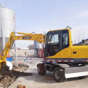 轮式挖掘机振兴农村建设得力助手