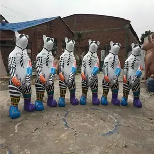 佛山广场活动主题卡通雕塑 玻璃钢动画人物雕塑
