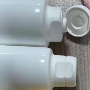 化妆品软管一注成型机器人注头机厂家