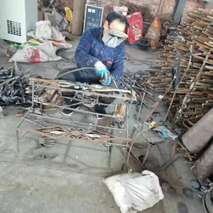 工厂直销铁艺楼梯花，多用于铁艺楼梯，小区围栏的装饰