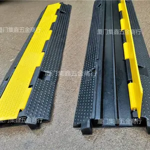厦门线槽减速带 临时活动舞台铺电线防护过线槽 橡胶线槽减速带