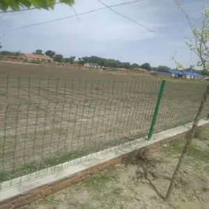特亿丝网生产圈地护栏网浸塑高速公路护栏网达州河道护栏网