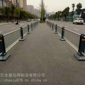 成都市政道路隔离护栏、成都不锈钢熊猫护栏、成都交通隔离护栏