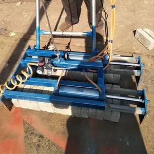 水泥标砖夹砖机视频