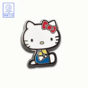 供应HelloKitty珐琅徽章 金属烤漆滴胶个性logo徽章定制
