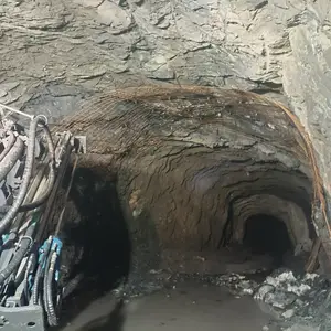 鑫通DS3液压锚杆台车助力鞍钢矿山施工锚索支护