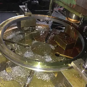 回转支承齿圈加工现场