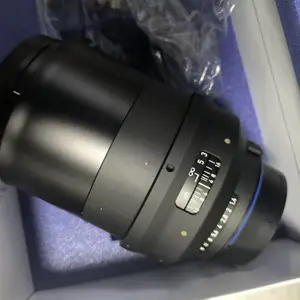 ��Ӧ�¹�ԭװ CarlZeiss ��ͷ Milvus 35mm f/1.4 ZF.2