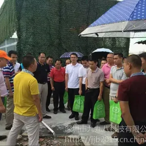 环保分离式吸粪车，以代替 传统的抽粪车（罐罐车）。