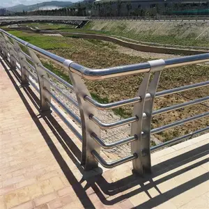 Q235工程桥梁护栏生产厂家抗冲击力龙邦交通设施