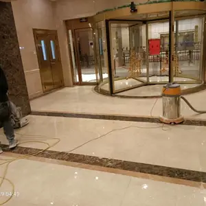 ��ҵ����ʯ�ķ��½ᾧ��ʯ��������ĥ�׹⣬��������澵��