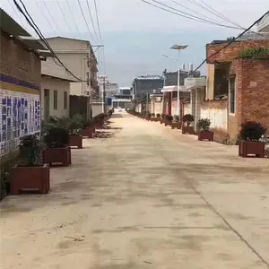 供应仿木水泥花箱 预制混凝土木纹花盆 市政道路隔断花草种植箱