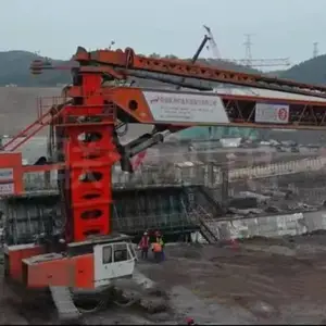 履带式混凝土布料机的油电混合动力系统