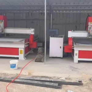 �����մ���ǽװ�������и��豸 �����е ����Һѹ��վ