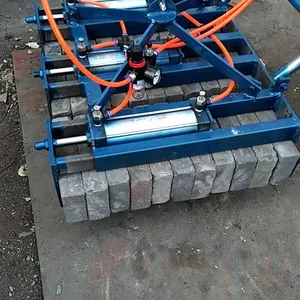 水泥砖抓砖机视频