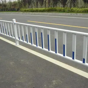 广西南宁市政护栏S板道路隔离栏人行道护栏防眩板道路护栏