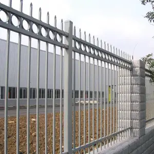 体育场馆焊接锌钢围栏,浙江衢州45*45烤漆围墙栅栏,京式道路隔离栏园林木屋凉亭