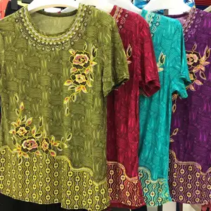中老年女装批发便宜女式上衣妈妈T恤衫货源供应低价女士服装批发