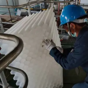 香河沉淀池蜂窝斜管填料60度安装角度嵩鑫滤材安装牢固不上浮