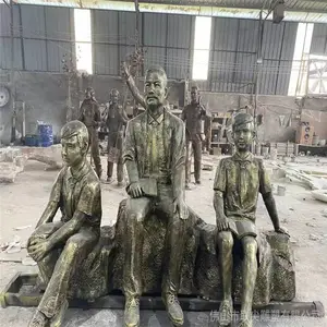 草坪公园玻璃钢人物雕塑作品 韶关玻璃钢仿铜人物模型雕塑定制