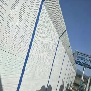������·�����ϣ�С������ǽ��װ