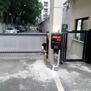 鹿晟智能 潍坊广告道闸安装 济南停车场道闸厂家 章丘小区遥控道闸 道闸尺寸价格