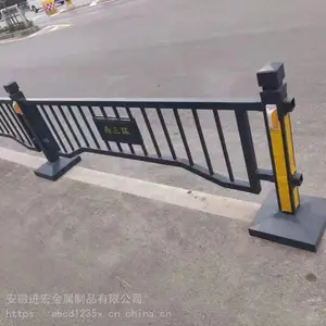 市区市政道路交通护栏 公路隔离栏 厂区学校分流隔离桩
