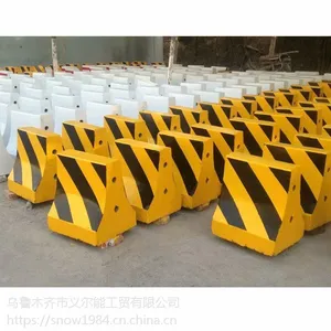 新疆水泥隔离墩 水泥墩子