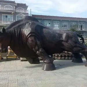 ������ʹ�ͭţ���ܶ��ƹ㳡��԰���Ͷ���ͭ����Ʒ�ڼ�������ͭţ����ţ��������