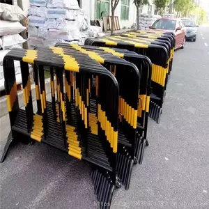 可移动铁马护栏 道路隔离移动铁马 黄黑警示施工铁护栏厂家