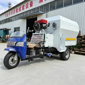 五星底盘草料搅撒一体车 牛羊养殖场饲喂车 节省人工自动投料车