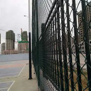 体育场围栏 学校球场护栏网 球场勾花护栏网